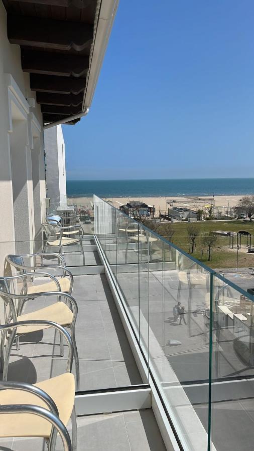 Hotel Vienna Rivazzurra Ріміні Екстер'єр фото