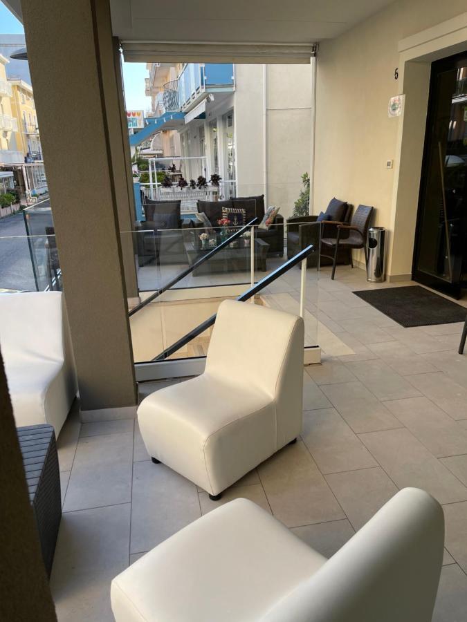 Hotel Vienna Rivazzurra Ріміні Екстер'єр фото