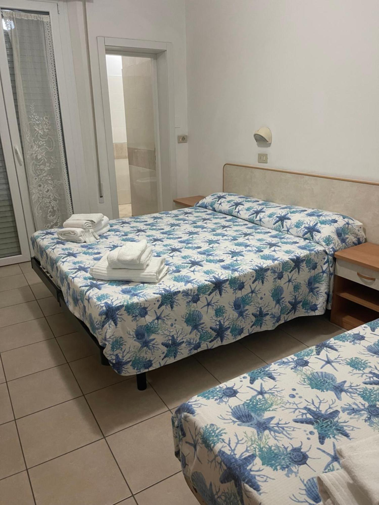 Hotel Vienna Rivazzurra Ріміні Екстер'єр фото